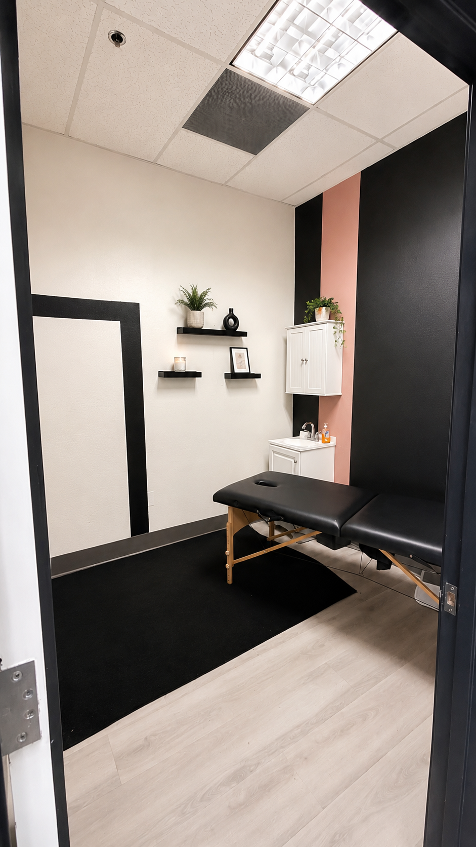 Private room available for rent at GioBBeauty
